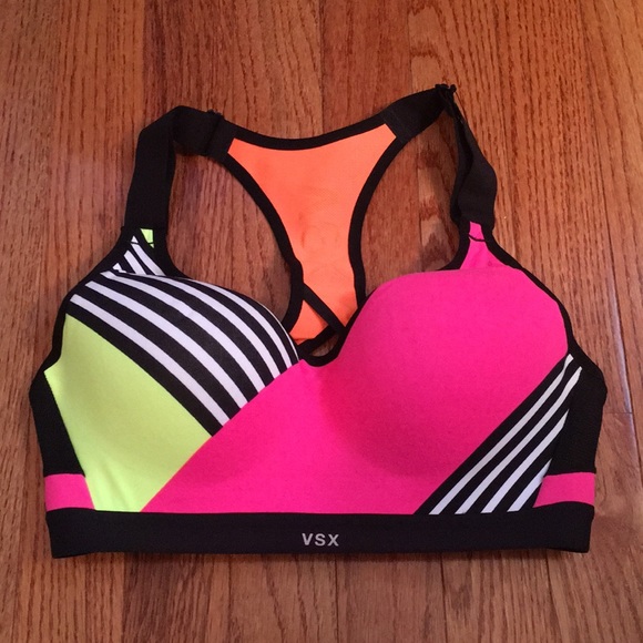 Victoria's Secret Other - NWOT Victoria Secret sports bra